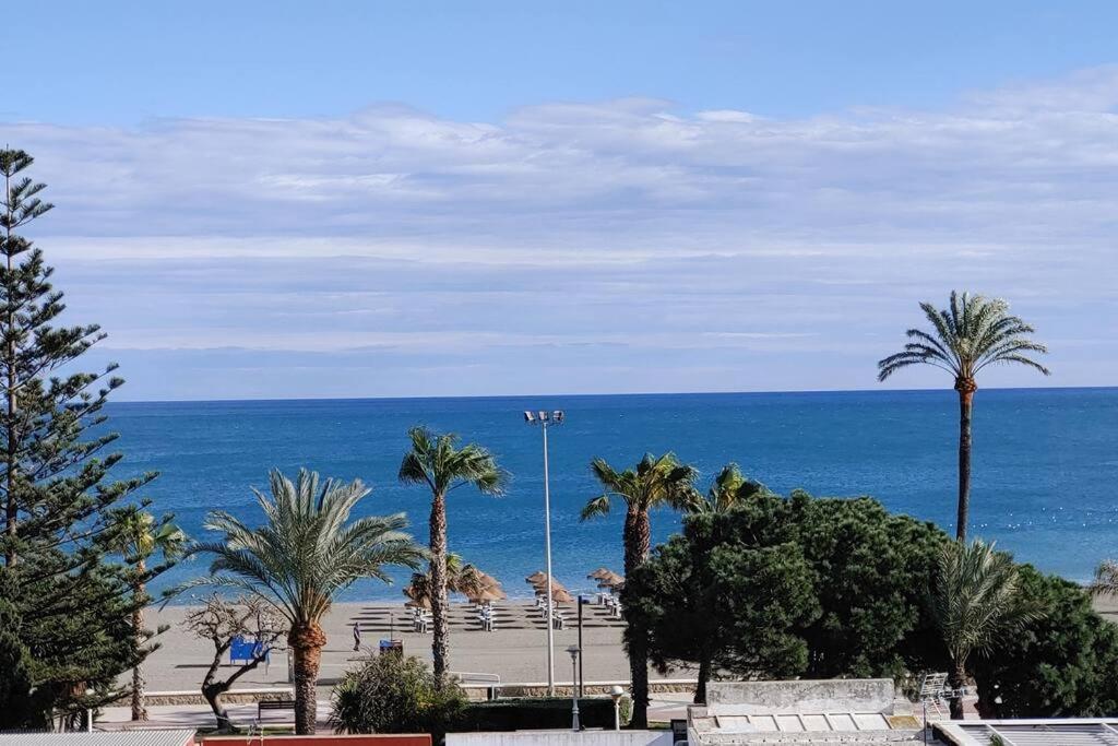 Precioso Apartamento Frente A La Playa Torre Del Mar Dış mekan fotoğraf