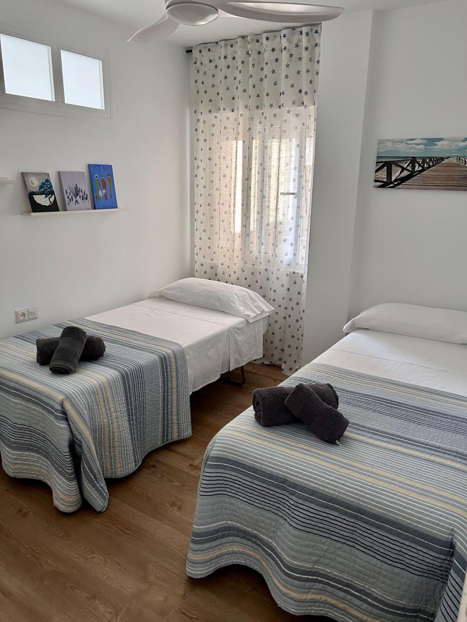 Precioso Apartamento Frente A La Playa Torre Del Mar Dış mekan fotoğraf